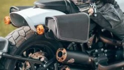 Deemeed Outsider Bobster Satteltasche Rechts Schwarz & Ecry Stitching 13 Deemeed Outsider Bobster Satteltasche Rechts Schwarz & Ecry Stitching -Motorradzubehör ma63r.12.10.12 6 1